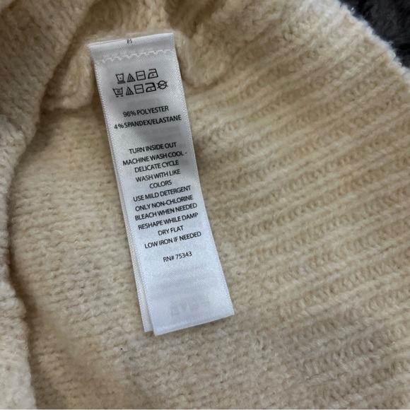 XS Knit Sweater | London Kaye - Picture 4 of 5